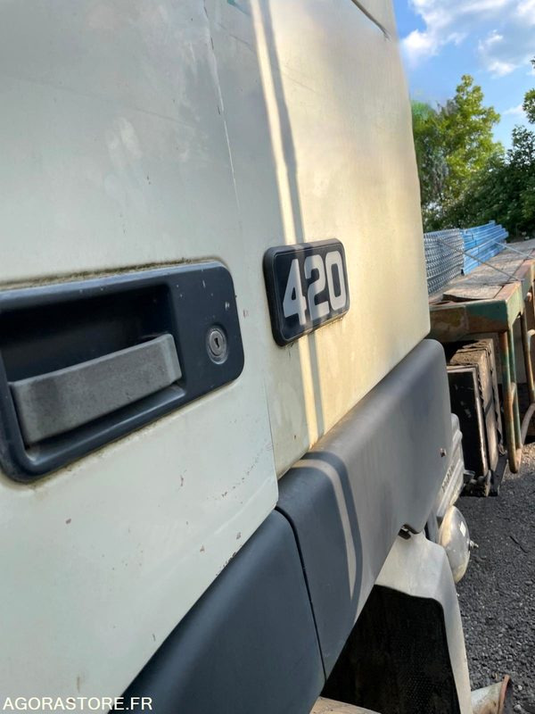 VOLVO FH12 - 1997 - 124 162 KMS - Camion: photos 3 VOLVO FH12 - 1997 - 124 162 KMS - Camion: photos 3