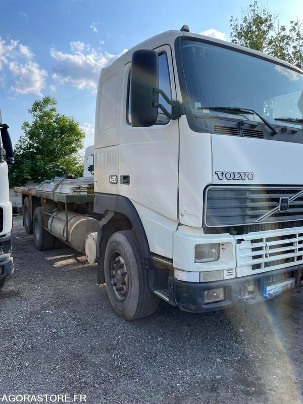 VOLVO FH12 - 1997 - 124 162 KMS - Camion: photos 1 VOLVO FH12 - 1997 - 124 162 KMS - Camion: photos 1