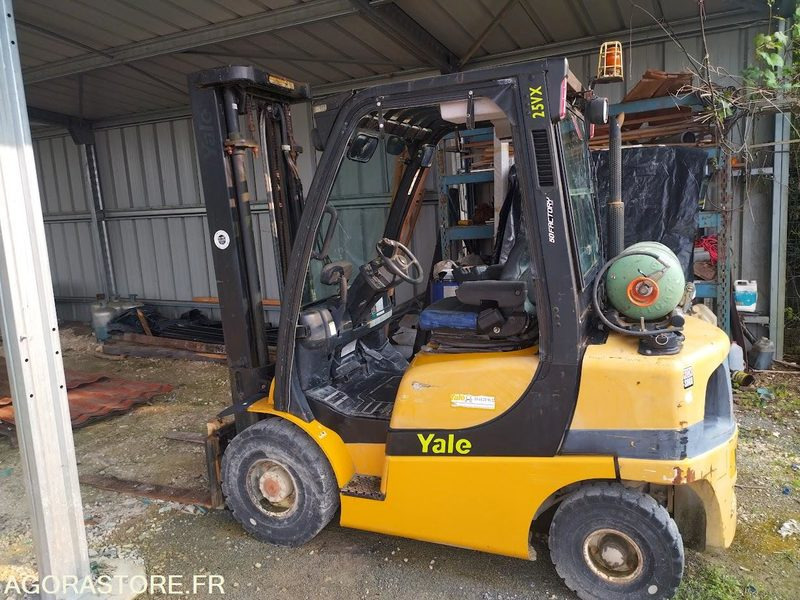 Chariot Élévateur YALE GLP25VX (2007) - Pour Pièces ou Réparation - Chariot élévateur à gaz: photos 1 Chariot Élévateur YALE GLP25VX (2007) - Pour Pièces ou Réparation - Chariot élévateur à gaz: photos 1
