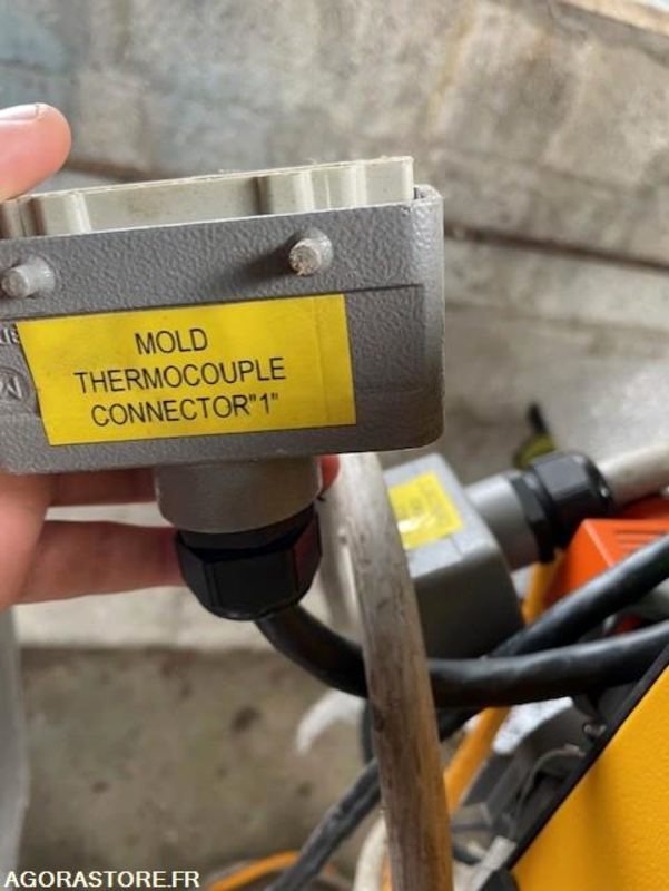 Controleur de moules ALTANIUM HUSKY - Outil/ Équipement: photos 4 Controleur de moules ALTANIUM HUSKY - Outil/ Équipement: photos 4