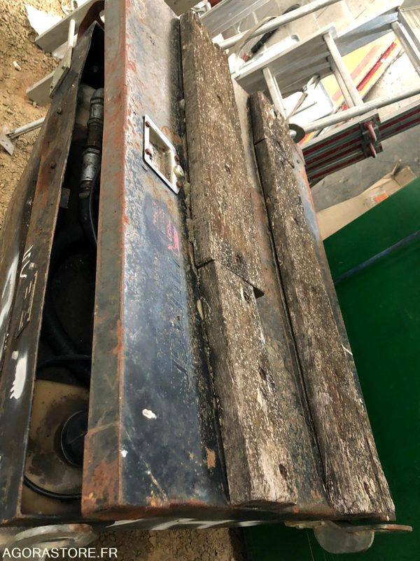 Cuve fuel pompe neuve - Réservoir de carburant pour Engins de chantier: photos 5 Cuve fuel pompe neuve - Réservoir de carburant pour Engins de chantier: photos 5