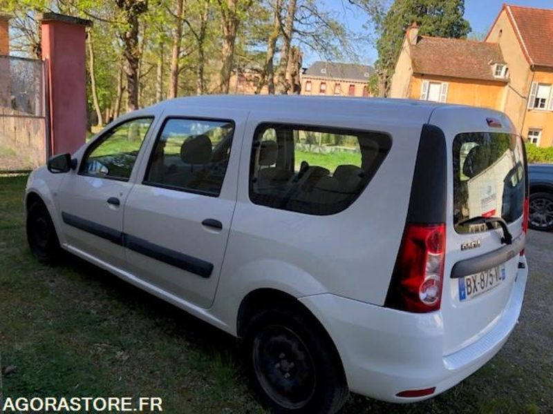 DACIA LOGAN - Voiture: photos 1 DACIA LOGAN - Voiture: photos 1