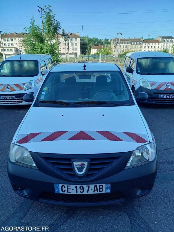 DACIA LOGAN PICK UP 2 PLACES - Voiture: photos 2 DACIA LOGAN PICK UP 2 PLACES - Voiture: photos 2