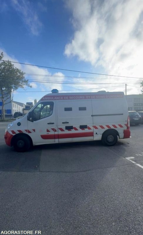 DT-542-NF - Roulant - Renault Master - VASP - 462 946 Kms - Ambulance: photos 2 DT-542-NF - Roulant - Renault Master - VASP - 462 946 Kms - Ambulance: photos 2