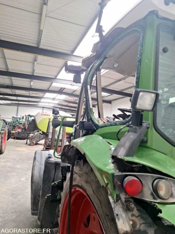 FENDT 512 VARIO ACCIDENTÉ - Tracteur agricole: photos 4 FENDT 512 VARIO ACCIDENTÉ - Tracteur agricole: photos 4