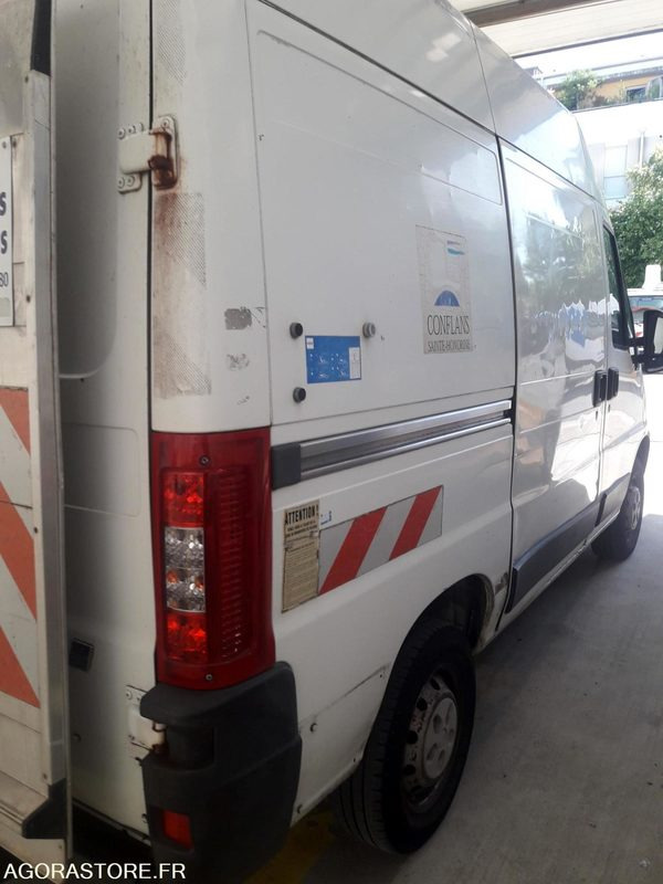 FIAT DUCATO FOURGON-NON ROULANT - Fourgon utilitaire: photos 4 FIAT DUCATO FOURGON-NON ROULANT - Fourgon utilitaire: photos 4