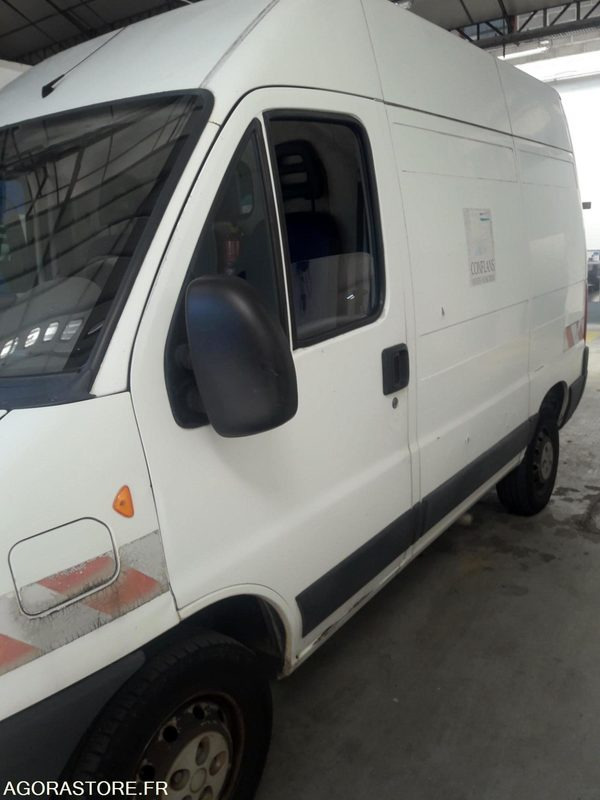 FIAT DUCATO FOURGON-NON ROULANT - Fourgon utilitaire: photos 2 FIAT DUCATO FOURGON-NON ROULANT - Fourgon utilitaire: photos 2