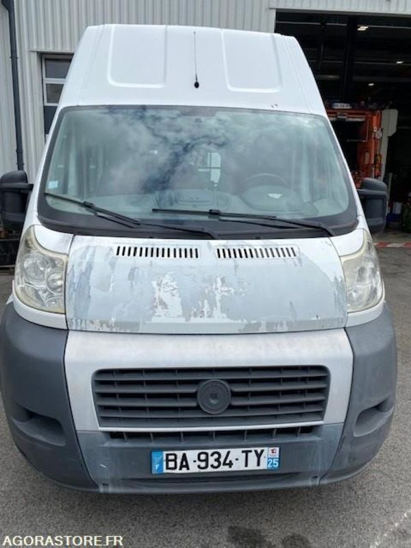 FIAT DUCATO (PAR 3340) - Fourgon utilitaire: photos 2 FIAT DUCATO (PAR 3340) - Fourgon utilitaire: photos 2