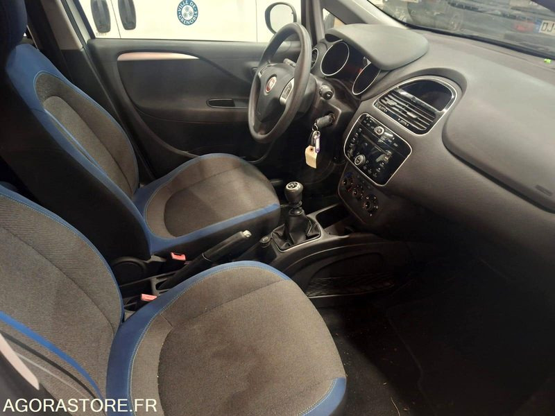 FIAT PUNTO BI CARBURATION. - Voiture: photos 5 FIAT PUNTO BI CARBURATION. - Voiture: photos 5