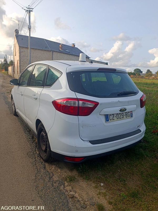 FORD CMAX 1.6 TDCI - 2013 - 105865KM - NON ROULANT - MOTEUR A REMPLACER - Voiture à hayon: photos 3 FORD CMAX 1.6 TDCI - 2013 - 105865KM - NON ROULANT - MOTEUR A REMPLACER - Voiture à hayon: photos 3
