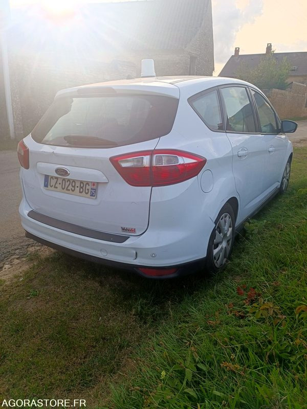 FORD CMAX 1.6 TDCI - 2013 - 105865KM - NON ROULANT - MOTEUR A REMPLACER - Voiture à hayon: photos 5 FORD CMAX 1.6 TDCI - 2013 - 105865KM - NON ROULANT - MOTEUR A REMPLACER - Voiture à hayon: photos 5