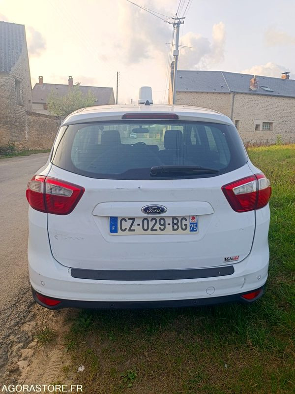 FORD CMAX 1.6 TDCI - 2013 - 105865KM - NON ROULANT - MOTEUR A REMPLACER - Voiture à hayon: photos 4 FORD CMAX 1.6 TDCI - 2013 - 105865KM - NON ROULANT - MOTEUR A REMPLACER - Voiture à hayon: photos 4