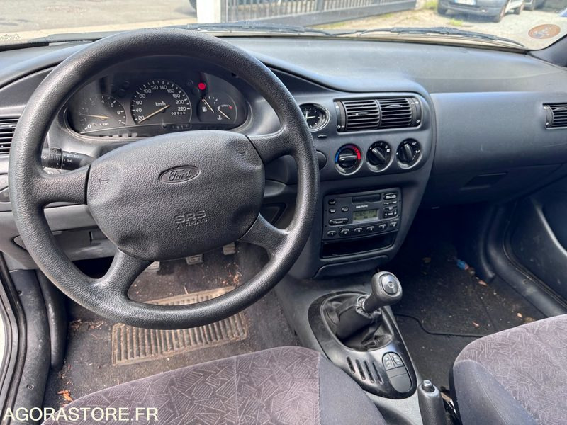 FORD ESCORT 1.4I 73CH - 1998 - 202907KMS - Voiture: photos 2 FORD ESCORT 1.4I 73CH - 1998 - 202907KMS - Voiture: photos 2