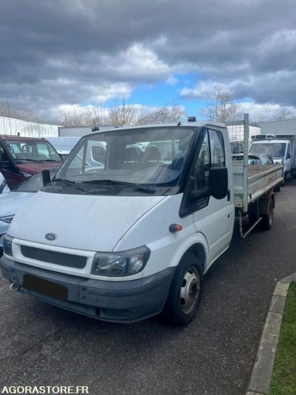 FORD TRANSIT 2.4 TD BENNE - 2002 - 204 000km - Utilitaire benne: photos 2 FORD TRANSIT 2.4 TD BENNE - 2002 - 204 000km - Utilitaire benne: photos 2