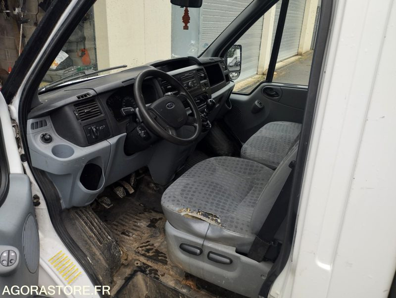FORD TRANSIT TDCI 115 - Utilitaire benne: photos 4 FORD TRANSIT TDCI 115 - Utilitaire benne: photos 4