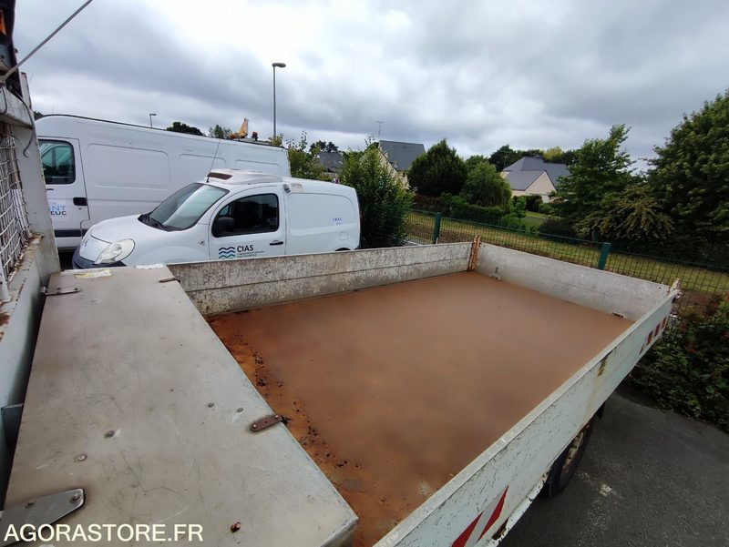 FORD Transit Plateau - Utilitaire benne: photos 5 FORD Transit Plateau - Utilitaire benne: photos 5