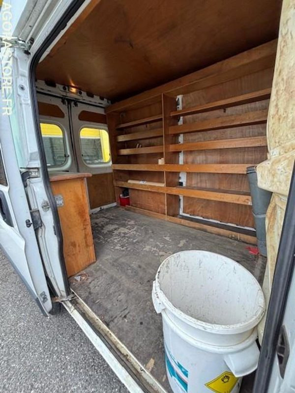 FOURGON CITROEN JUMPER FT30 de 2010 76305kms - Fourgon utilitaire: photos 3 FOURGON CITROEN JUMPER FT30 de 2010 76305kms - Fourgon utilitaire: photos 3