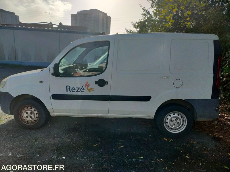 Fiat Doblo Essence et GNV - Fourgonnette: photos 4 Fiat Doblo Essence et GNV - Fourgonnette: photos 4