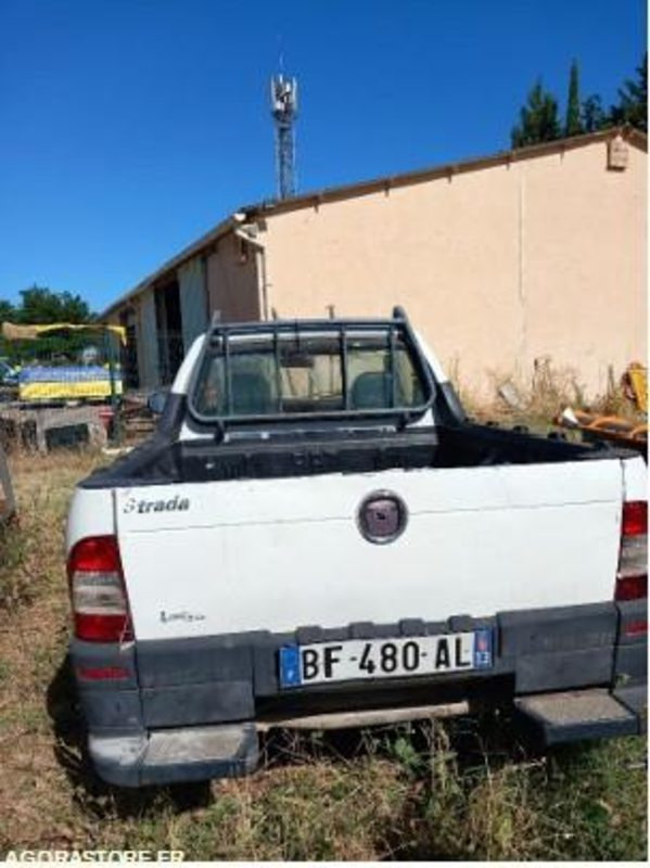 Fiat Strada 94607 kms 2010 - Pick-up: photos 2 Fiat Strada 94607 kms 2010 - Pick-up: photos 2