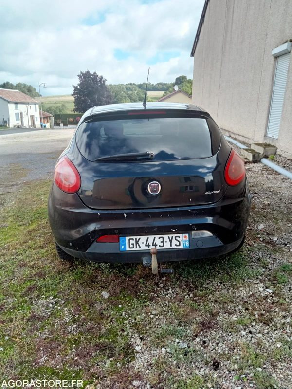 Fiat bravo 1 er mise en circulation 2010 - Voiture: photos 4 Fiat bravo 1 er mise en circulation 2010 - Voiture: photos 4