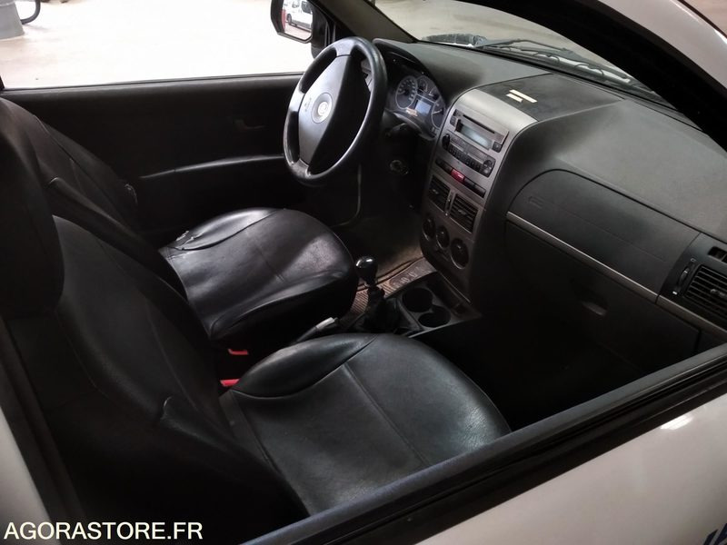 Fiat strada pick-up - Utilitaire benne: photos 5 Fiat strada pick-up - Utilitaire benne: photos 5