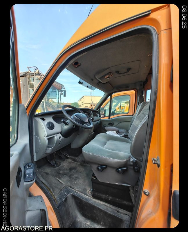 Fourgon Renault MASTER BZ-938-TX - Moteur tournant - Voyant airbag allumé - Fourgon utilitaire: photos 3 Fourgon Renault MASTER BZ-938-TX - Moteur tournant - Voyant airbag allumé - Fourgon utilitaire: photos 3