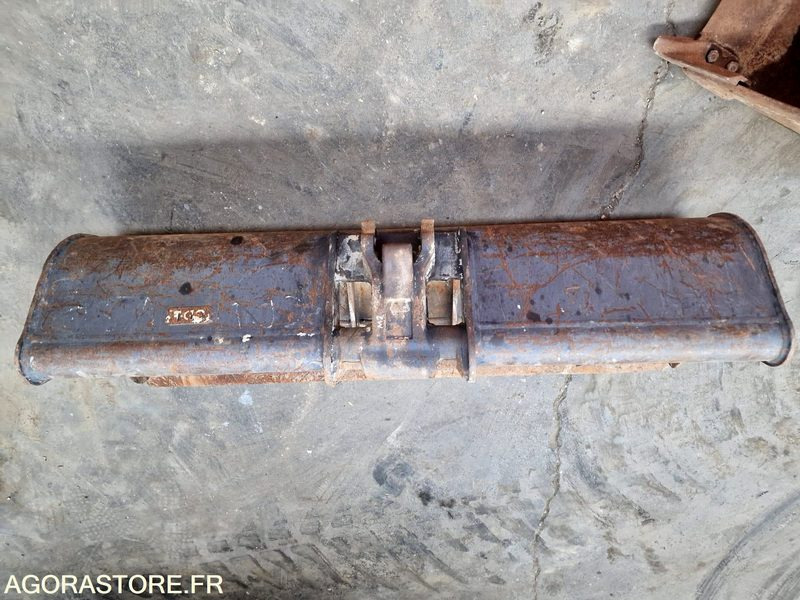 GODET (140) ADAPTE ATTACHE MORIN M5 - Godet pour pelle: photos 1 GODET (140) ADAPTE ATTACHE MORIN M5 - Godet pour pelle: photos 1