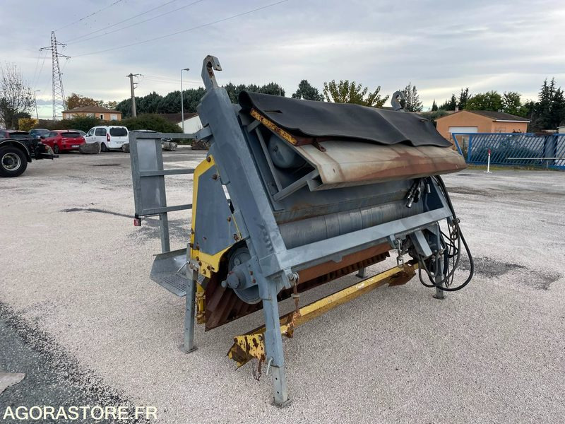 GRAVILLONNEUR CYLEXTRA D'OCCASION CMTP - Travaux routiers: photos 4 GRAVILLONNEUR CYLEXTRA D'OCCASION CMTP - Travaux routiers: photos 4