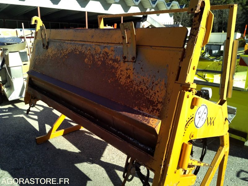 Gravillonneur SECMAIR WK10 - Travaux routiers: photos 2 Gravillonneur SECMAIR WK10 - Travaux routiers: photos 2