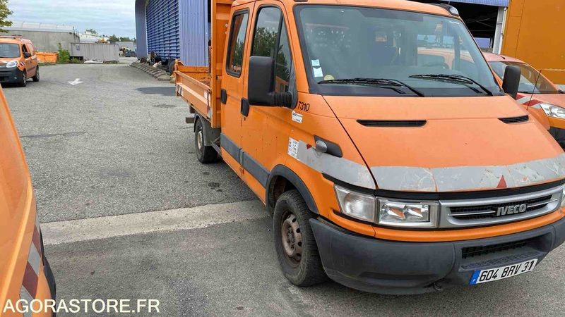 IVECO 35S12 HPI - 278132 KM - Utilitaire benne: photos 2 IVECO 35S12 HPI - 278132 KM - Utilitaire benne: photos 2