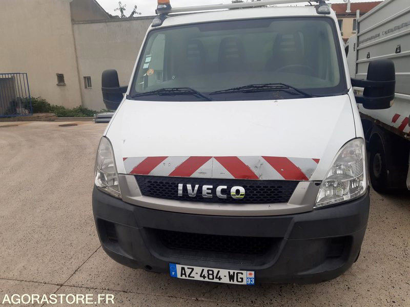 IVECO BENNE DANS L'ETAT - Utilitaire benne: photos 3 IVECO BENNE DANS L'ETAT - Utilitaire benne: photos 3