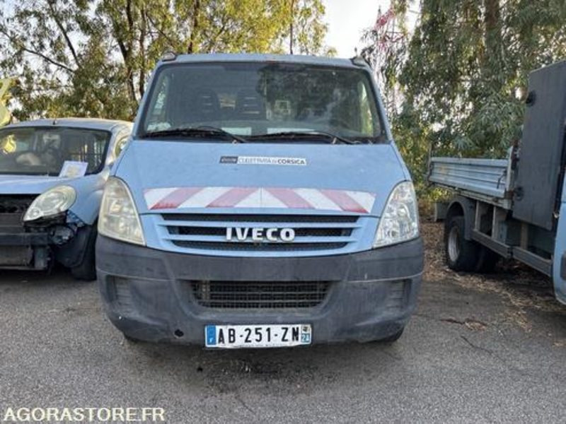 IVECO DAILY - 2009 - 142112KM - AB251ZN - Fourgon utilitaire: photos 1 IVECO DAILY - 2009 - 142112KM - AB251ZN - Fourgon utilitaire: photos 1