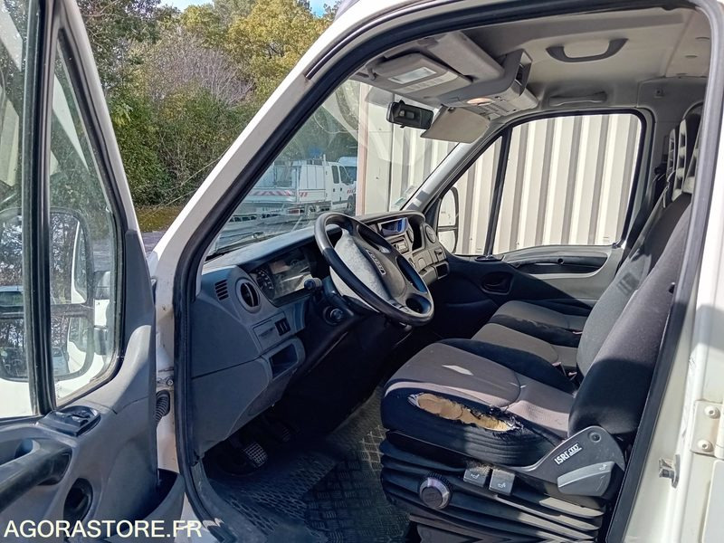 IVECO DAILY 35C15 BENNE 7 PLACES - Utilitaire benne: photos 5 IVECO DAILY 35C15 BENNE 7 PLACES - Utilitaire benne: photos 5