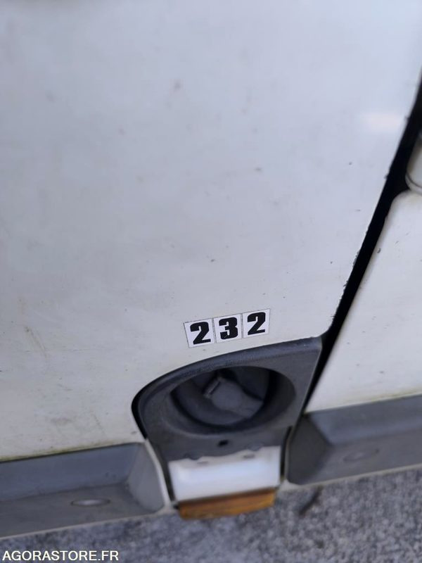 IVECO DAILY - Utilitaire benne: photos 2 IVECO DAILY - Utilitaire benne: photos 2