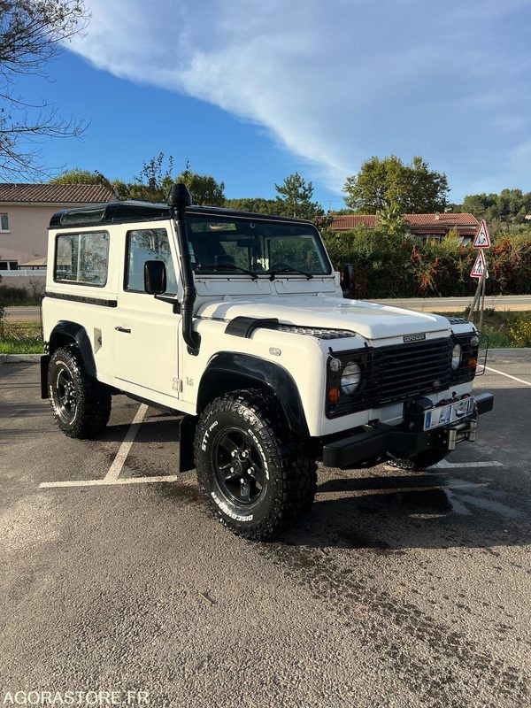LAND ROVER DEFENDER 90 - SUV: photos 1 LAND ROVER DEFENDER 90 - SUV: photos 1