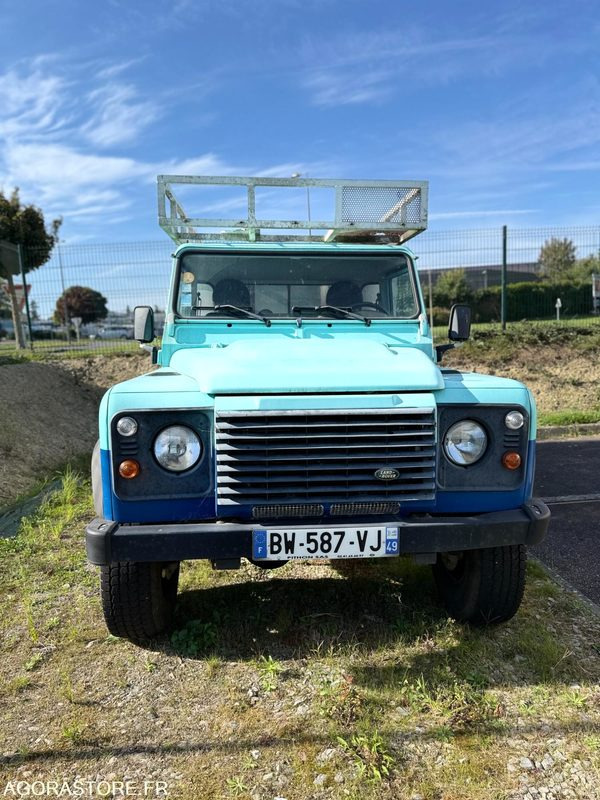 Land Rover Defender BW-587-VJ Mini Combiné Export Exclusivement - Pick-up: photos 4 Land Rover Defender BW-587-VJ Mini Combiné Export Exclusivement - Pick-up: photos 4
