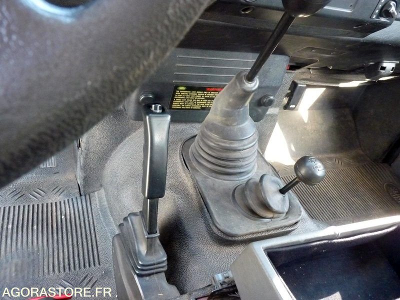 SUV Land Rover Defender Long: photos 23 SUV Land Rover Defender Long: photos 23