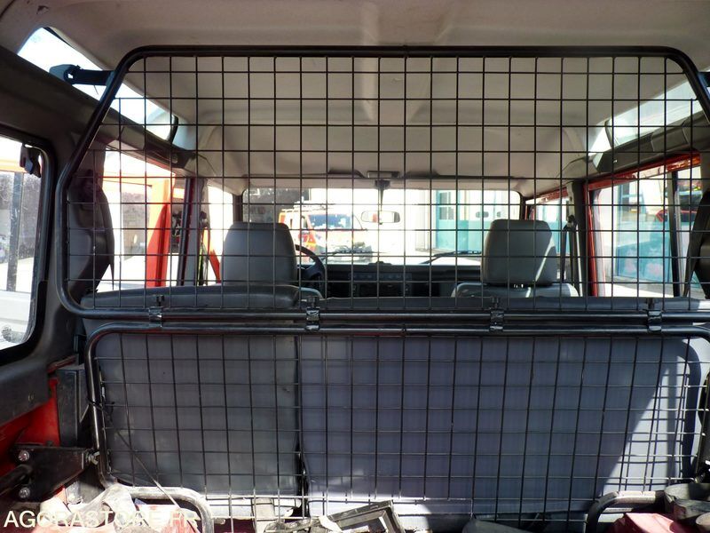 SUV Land Rover Defender Long: photos 15 SUV Land Rover Defender Long: photos 15