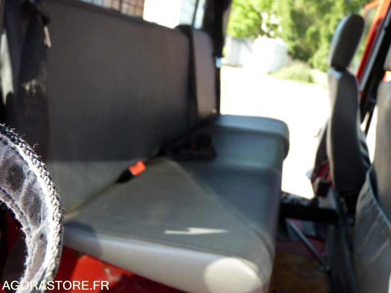 SUV Land Rover Defender Long: photos 12 SUV Land Rover Defender Long: photos 12
