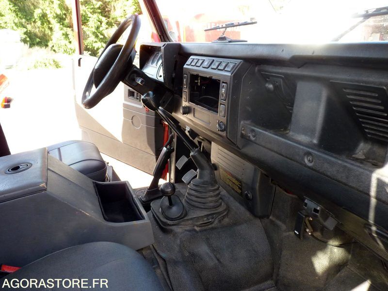 SUV Land Rover Defender Long: photos 10 SUV Land Rover Defender Long: photos 10