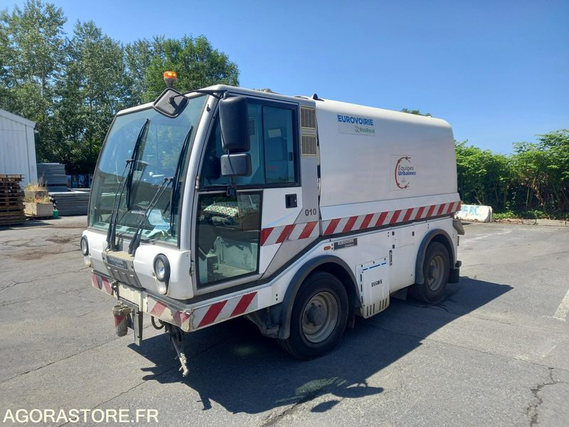 Laveuse BUCHER City Lave 5000 - Balayeuse de voirie: photos 1 Laveuse BUCHER City Lave 5000 - Balayeuse de voirie: photos 1