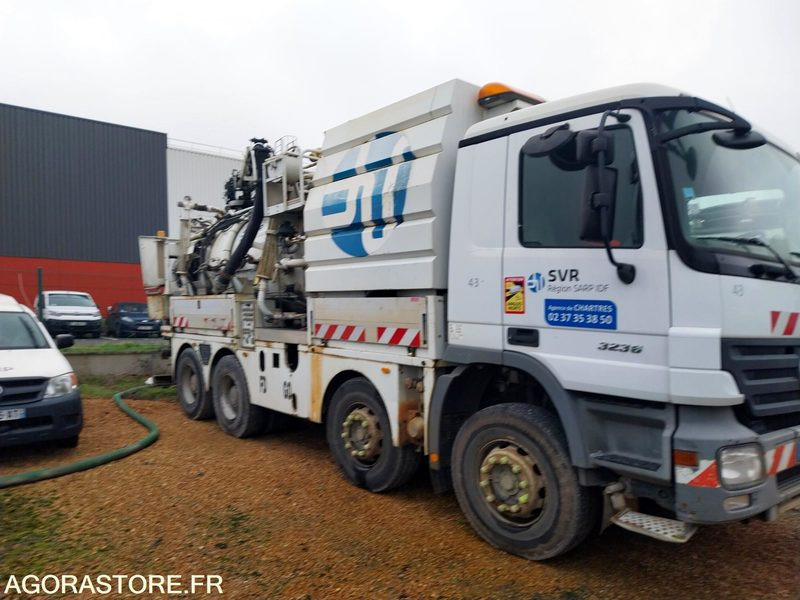 MERCEDES ACTROS 3236 HUWER 2002 (195215Km) ROULANT EXPORT UNIQUEMENT - Camion hydrocureur: photos 2 MERCEDES ACTROS 3236 HUWER 2002 (195215Km) ROULANT EXPORT UNIQUEMENT - Camion hydrocureur: photos 2