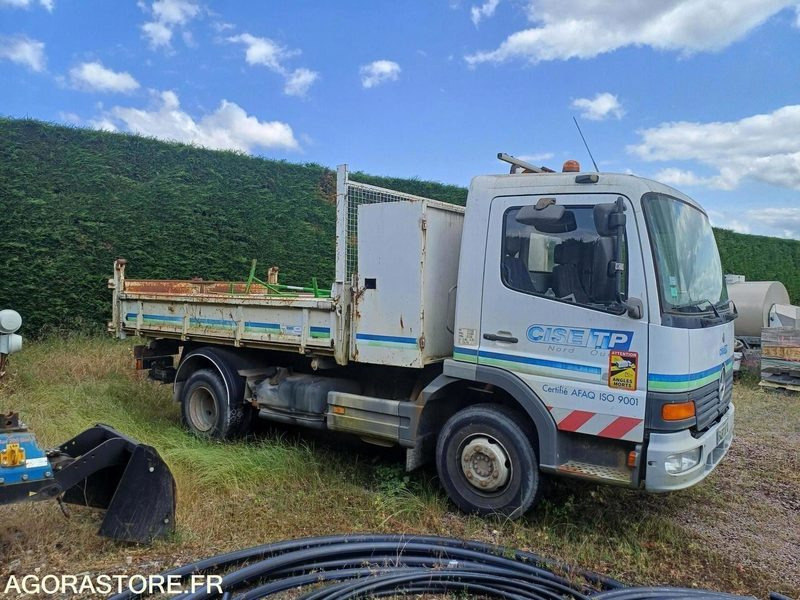 MERCEDES - ATEGO B 918 BENNE AVEC COFFRE - 2002 / 321065KMS (09/2019) - 6487XW14 - Camion benne: photos 3 MERCEDES - ATEGO B 918 BENNE AVEC COFFRE - 2002 / 321065KMS (09/2019) - 6487XW14 - Camion benne: photos 3