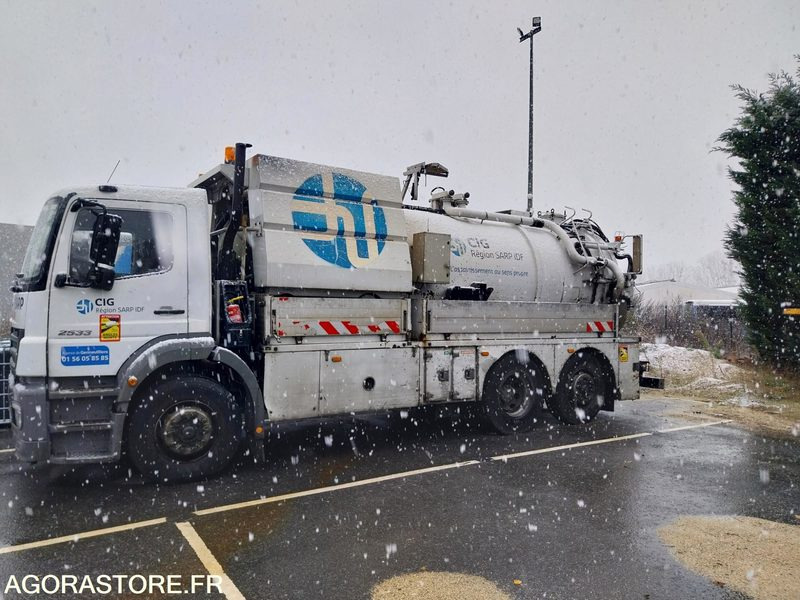 MERCEDES Actros HUWER 2006 (350000Km) NON ROULANT EXPORT UNIQUEMENT - Camion hydrocureur: photos 2 MERCEDES Actros HUWER 2006 (350000Km) NON ROULANT EXPORT UNIQUEMENT - Camion hydrocureur: photos 2