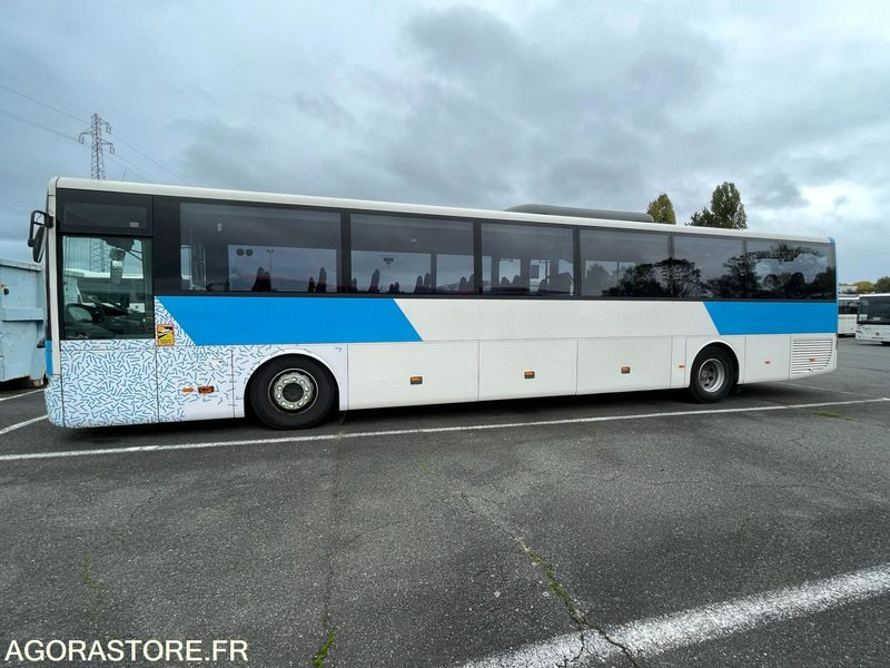 MERCEDES INTOURO 13m N°093019 - Bus scolaire: photos 1 MERCEDES INTOURO 13m N°093019 - Bus scolaire: photos 1