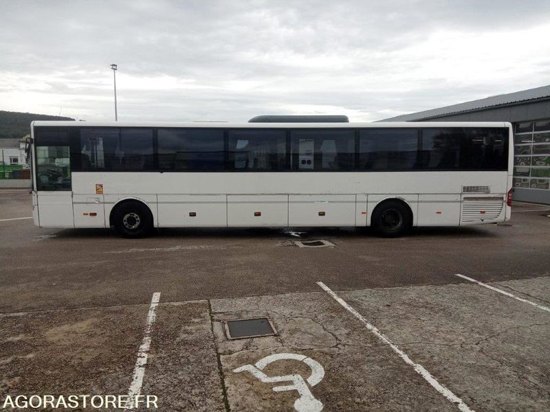 MERCEDES INTOURO N°093357 - Minibus, Transport de personnes: photos 3 MERCEDES INTOURO N°093357 - Minibus, Transport de personnes: photos 3