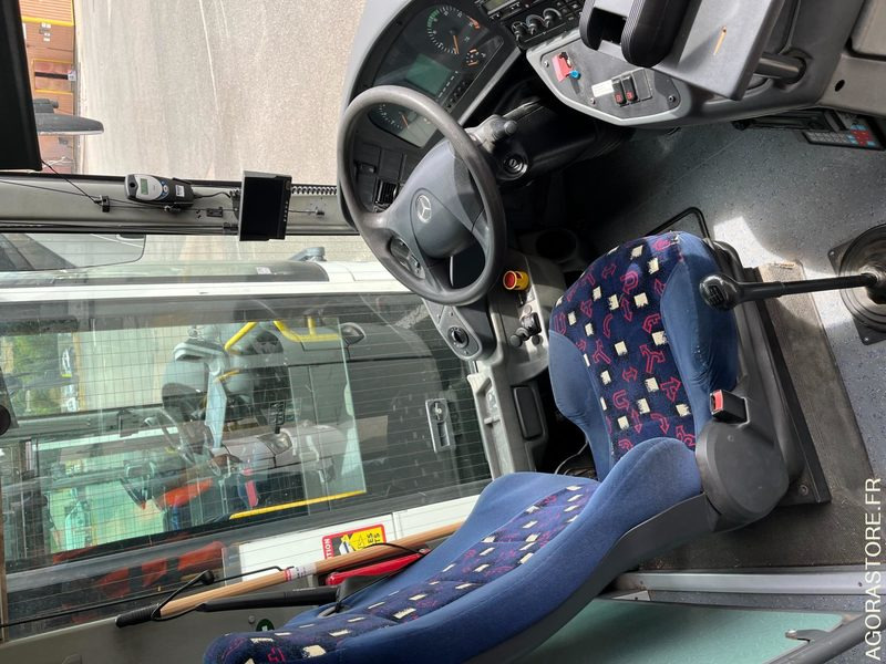 MERCEDES INTOURO N°095038 - Bus scolaire: photos 5 MERCEDES INTOURO N°095038 - Bus scolaire: photos 5