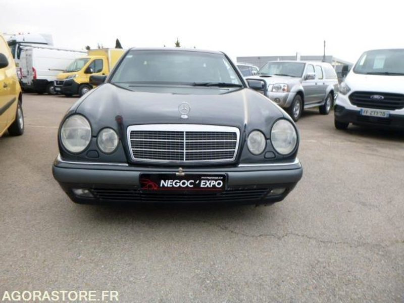 MERCEDES classe E 420 v8 W210 - 1996 - immatriculation espagnole - Voiture: photos 3 MERCEDES classe E 420 v8 W210 - 1996 - immatriculation espagnole - Voiture: photos 3