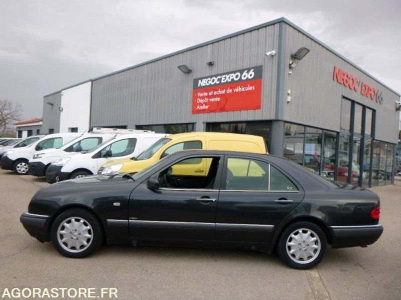 MERCEDES classe E 420 v8 W210 - 1996 - immatriculation espagnole - Voiture: photos 2 MERCEDES classe E 420 v8 W210 - 1996 - immatriculation espagnole - Voiture: photos 2
