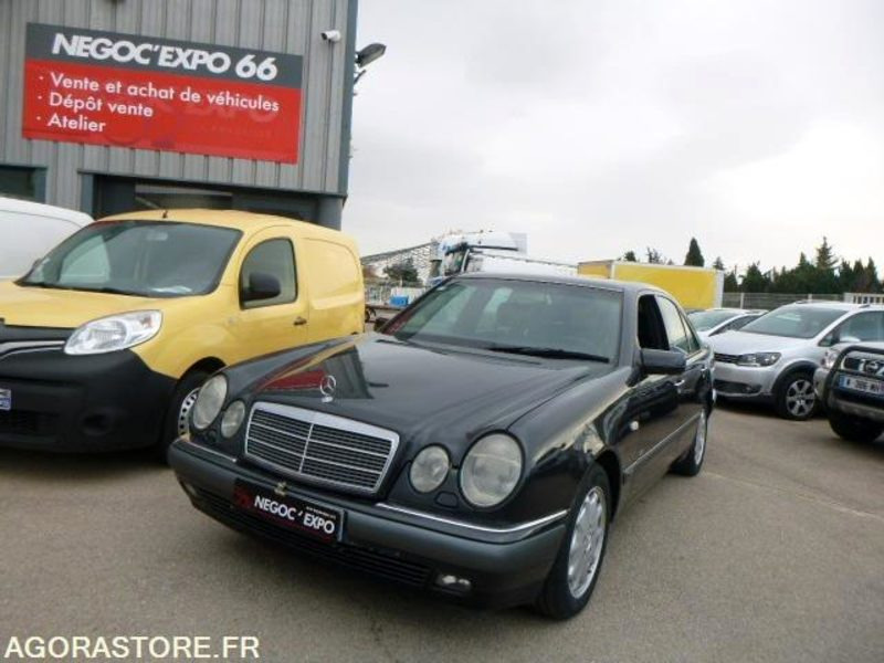 MERCEDES classe E 420 v8 W210 - 1996 - immatriculation espagnole - Voiture: photos 4 MERCEDES classe E 420 v8 W210 - 1996 - immatriculation espagnole - Voiture: photos 4